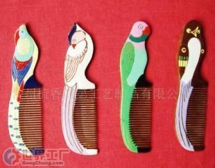 批發(fā)手工彩繪促銷禮品特色贈品工藝木梳-彩雀_禮品、工藝品、飾品_世界工廠網(wǎng)中國產(chǎn)品信息庫