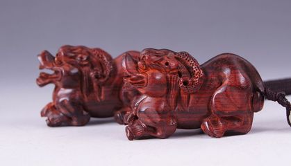 工藝品批發(fā) 精品印度小葉紫檀走貔貅手把件 文玩把件收藏一手貨源