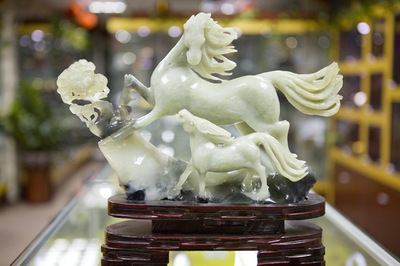 批發采購玉器工藝品-岫玉 馬到成功(大)批發采購-玉器工藝品盡在阿里巴巴批發市.