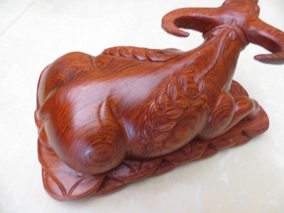 【廠家直銷紅木擺件/花梨木擺件/草花梨木牛擺件/紅木牛擺件】?jī)r(jià)格,廠家,圖片,木質(zhì)、竹質(zhì)工藝品,東興國(guó)粹紅木工藝品批發(fā)商行-